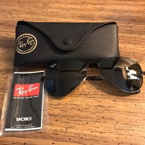 Black on Black Rayban Aviators